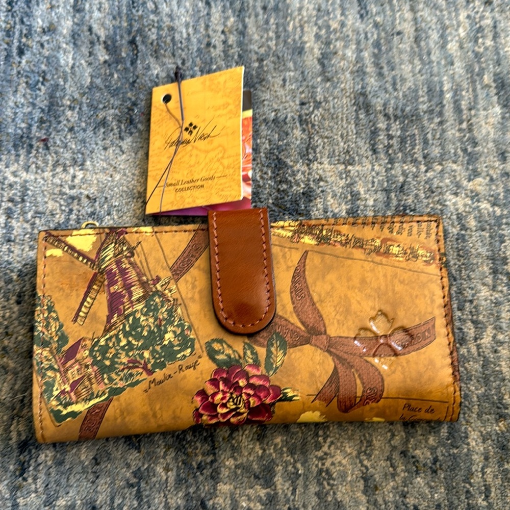 Patricia Nash Small Leather Goods Wallet Bi-Fold Zip Pocket Card Slot ID NWT